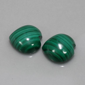 Malachite naturale verde da  ct, a forma di cuore, opaco