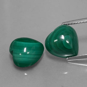 Malachite naturale verde da  ct, a forma di cuore, opaco