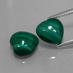 Malachite naturale verde da  ct, a forma di cuore, opaco