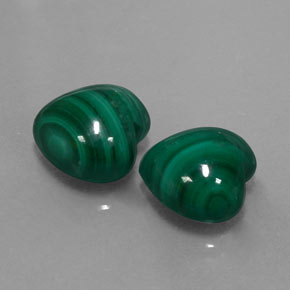 Malachite naturale verde da  ct, a forma di cuore, opaco