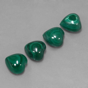 Malachite naturale verde da  ct, a forma di cuore, opaco