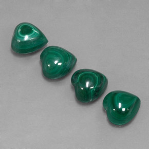 Malachite naturale verde da  ct, a forma di cuore, opaco