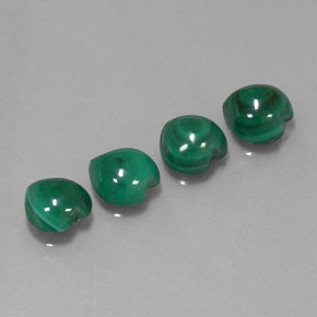 Malachite naturale verde da  ct, a forma di cuore, opaco