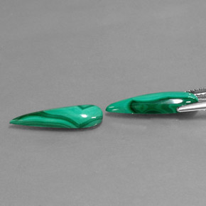 Malachite naturale verde da  ct, taglio a pera, opaco