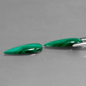 Malachite naturale verde da  ct, taglio a pera, opaco