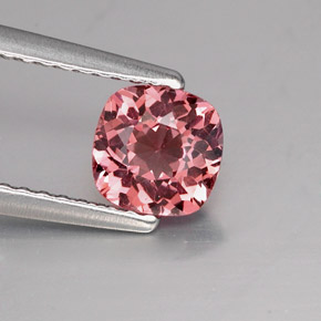 Granato malese naturale rosa da 0,94 ct, taglio a cuscino, VS