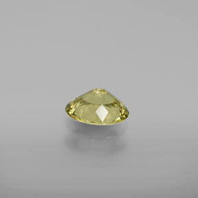 Piccolo Granato Verde dorato naturale da 0.95 ct, Taglio ovale, VVS-VS