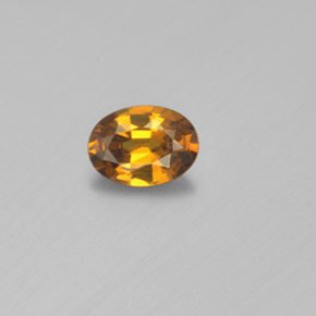 Piccolo Granato Oro verdastro naturale da 0.84 ct, Taglio ovale, VVS