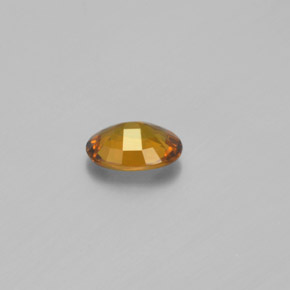 Piccolo Granato Oro verdastro naturale da 0.84 ct, Taglio ovale, VVS