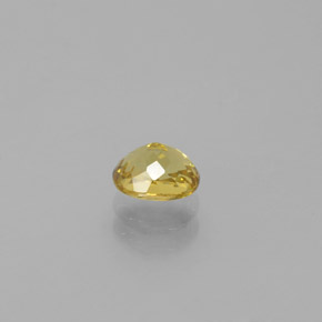 Piccolo Granato Verde dorato naturale da 0.84 ct, Taglio ovale, VVS