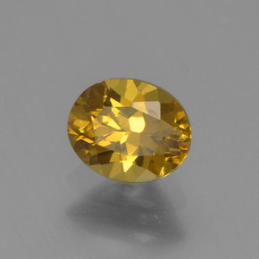 Piccolo Granato Oro verdastro naturale da 0.54 ct, Taglio ovale, VVS