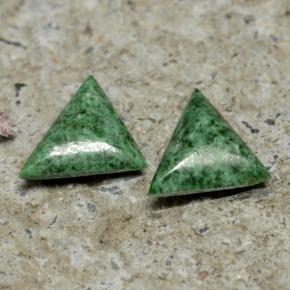 Maw-sit-sit naturale verde da 2,03 ct, trillion, opaco