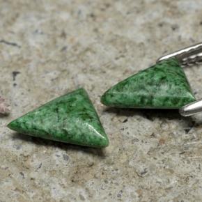 Maw-sit-sit naturale verde da 2,03 ct, trillion, opaco