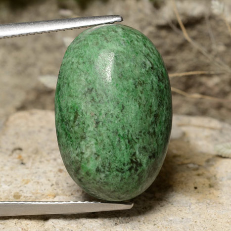 Maw-sit-sit naturale verde da 19,55 ct, taglio ovale, opaco