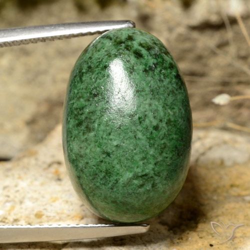 Maw-sit-sit Verde Pino naturale da 19.98 ct, Taglio ovale, Opaco