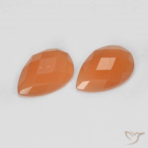 Gemme di Pietra di luna Arancio Medio naturale da 1.90 ct, Forma a pera, Traslucido