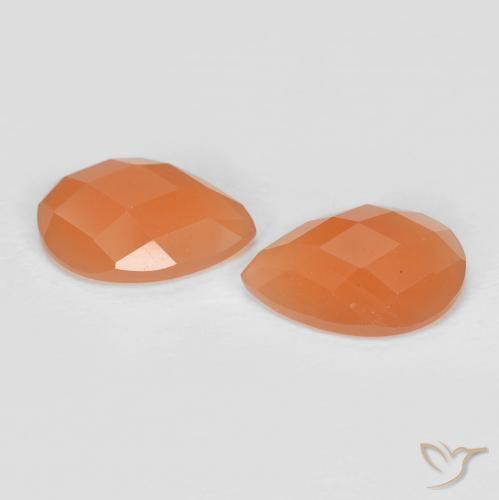 Gemme di Pietra di luna Arancio Medio naturale da 1.90 ct, Forma a pera, Traslucido