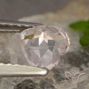 Morganite naturale rosa da 0,60 ct, a forma di cuore, VS