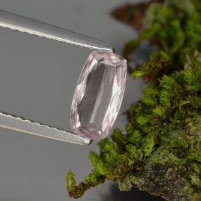 Morganite Rosa chiaro naturale da 0.65 ct, Taglio a cuscino, VVS