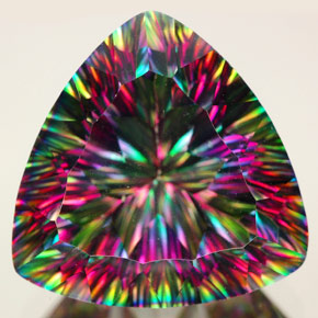 Quarzo mistico Arcobaleno superiore naturale da 18.00 ct, Taglio trillion, IF