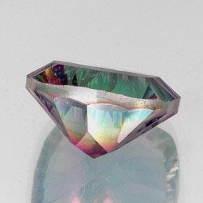 Quarzo mistico Arcobaleno superiore naturale da 14.80 ct, Taglio a cuscino, VS