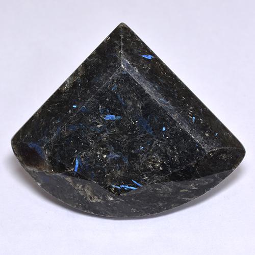 Nuummite Nero naturale da 25.81 ct, Forma fantasia, Opaco