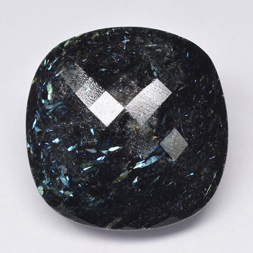 Nuummite nero con scintillio blu naturale da 65,92 ct, taglio a cuscino, opaco