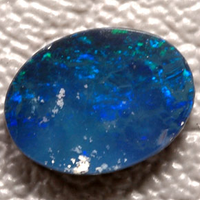 Doppietto di opale naturale multicolore da 0,66 ct, taglio ovale, opaco