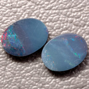 Doppietto di opale naturale multicolore da  ct, taglio ovale, opaco