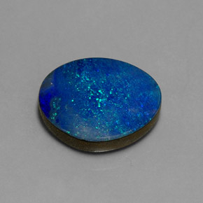 Doppietto di opale naturale multicolore da 6,11 ct, forma fantasia, opaco
