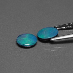 Doppietto di opale naturale multicolore da  ct, taglio ovale, opaco