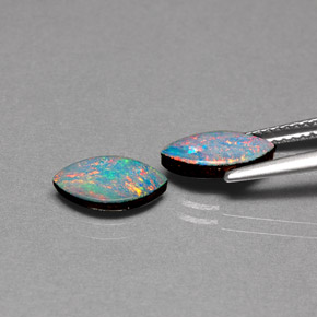 Doppietto di opale naturale multicolore da  ct, marchesa, opaco
