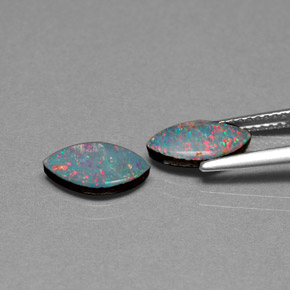 Doppietto di opale naturale multicolore da  ct, marchesa, opaco