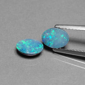 Doppietto di opale naturale multicolore da  ct, taglio ovale, opaco
