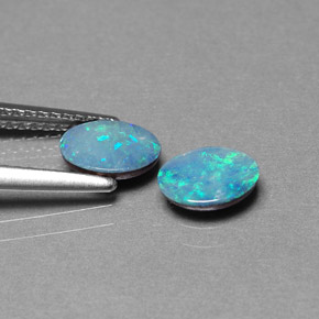 Doppietto di opale naturale multicolore da  ct, taglio ovale, opaco