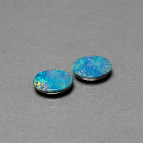 Doppietto di opale naturale multicolore da  ct, taglio ovale, opaco