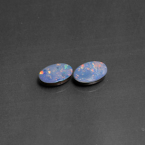 Doppietto di opale naturale multicolore da  ct, taglio ovale, opaco
