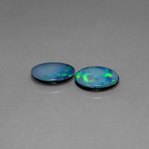 Doppietto di opale naturale multicolore da  ct, taglio ovale, opaco