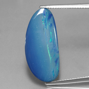 Doppietto di opale naturale multicolore da 6,85 ct, forma fantasia, opaco