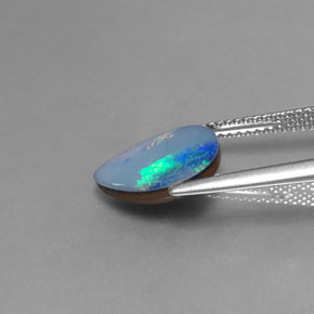 Doppietto di opale naturale multicolore da 2,52 ct, taglio a pera, opaco
