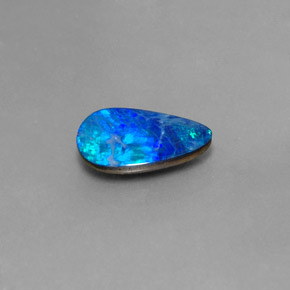 Doppietto di opale naturale multicolore da 2,68 ct, forma fantasia, opaco