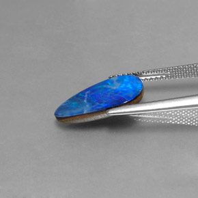 Doppietto di opale naturale multicolore da 2,68 ct, forma fantasia, opaco