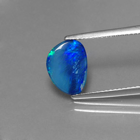 Doppietto di opale naturale multicolore da 1,33 ct, forma fantasia, opaco