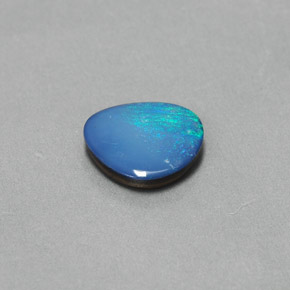 Doppietto di opale naturale multicolore da 1,06 ct, forma fantasia, opaco