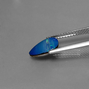 Doppietto di opale naturale multicolore da 1,06 ct, forma fantasia, opaco