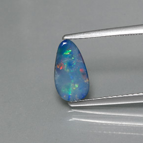Doppietto di opale naturale multicolore da 0,74 ct, forma fantasia, opaco
