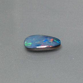 Doppietto di opale naturale multicolore da 0,74 ct, forma fantasia, opaco