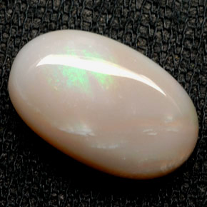 Opale naturale multicolore da 5,51 ct, taglio ovale, opaco