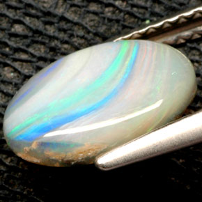 Opale naturale multicolore da 1,32 ct, taglio ovale, opaco