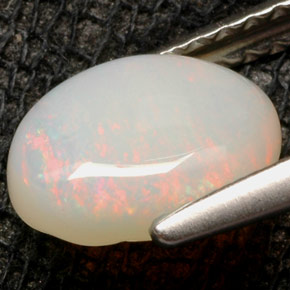 Opale naturale multicolore da 0,94 ct, taglio ovale, opaco